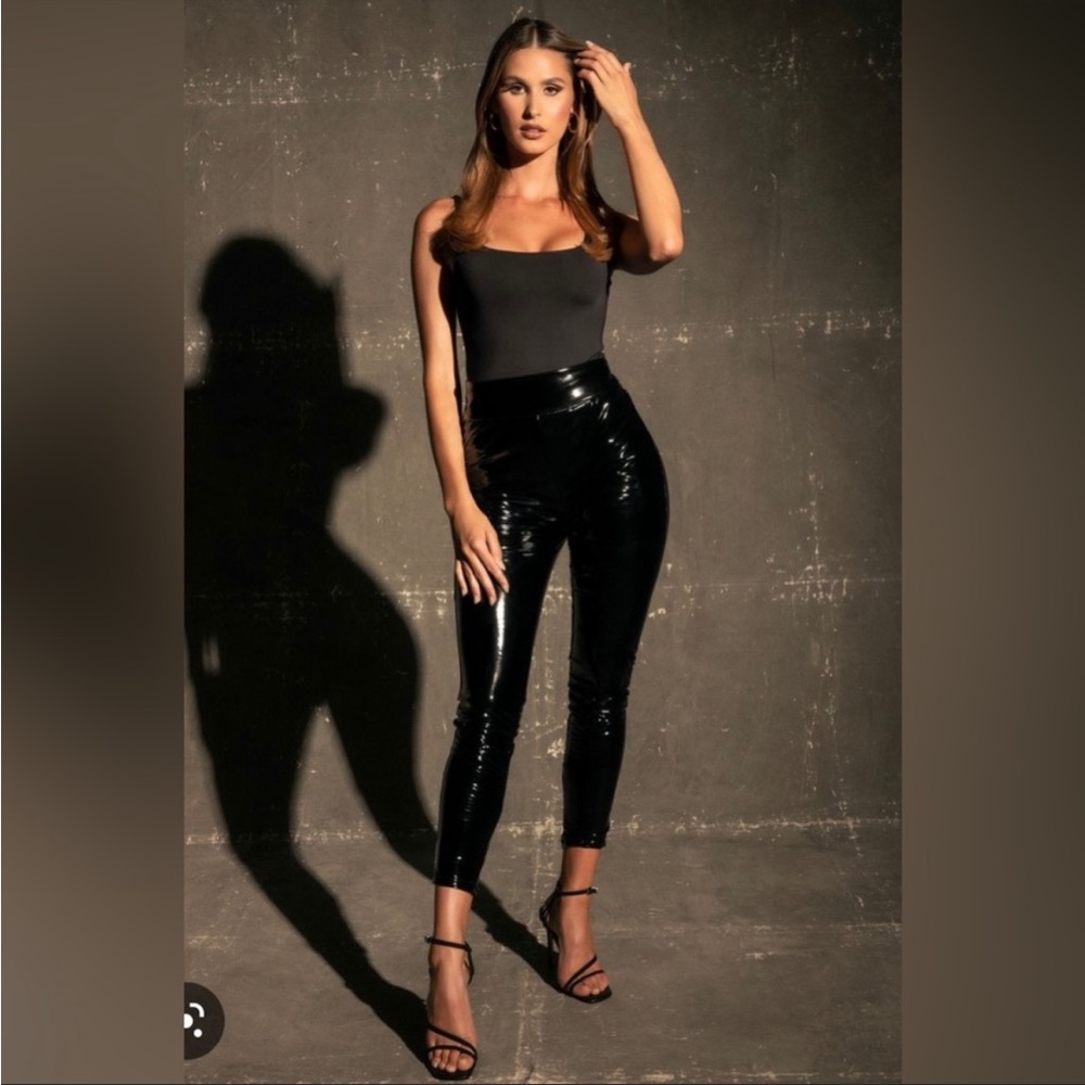 MESHKI patent high waisted leggings size m